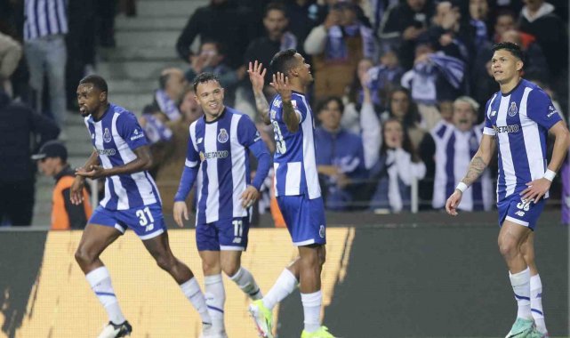 Portekiz Süper Ligi'nin 24. haftasında Porto, konuk ettiği Benfica'...