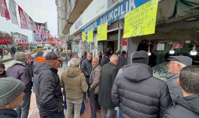 Rize'nin Pazar ilçesinde istavritin kilosu 25 TL'ye düşünce tezgaht...