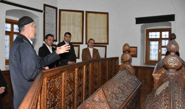 Siirt'in Tillo ilçesinde İbrahim Hakkı Hazretleri'nin yaptırdığı ış...