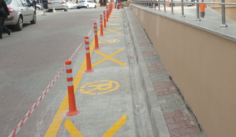 Yollarda Güvenlik Çözümü Delinatörler