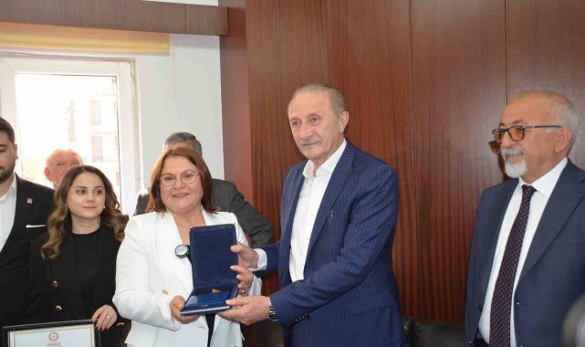 31 Mart yerel seçimlerinde CHP'den Didim Belediye Başkanı seçilen Hatic...