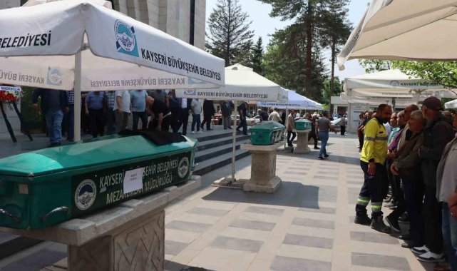 Canlı yayın yaparken kamyonun çarpması sonucu hayatını kaybeden "Yürüy...