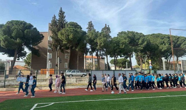 Manisa'nın Sarıgöl ilçesinde Otizm Farkındalık Haftası etkinlikleri kap...