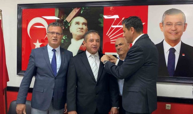 Alaşehir İYİ Parti İlçe Başkanı Volkan Bozdağ başta olmak üzere toplan ilçe...