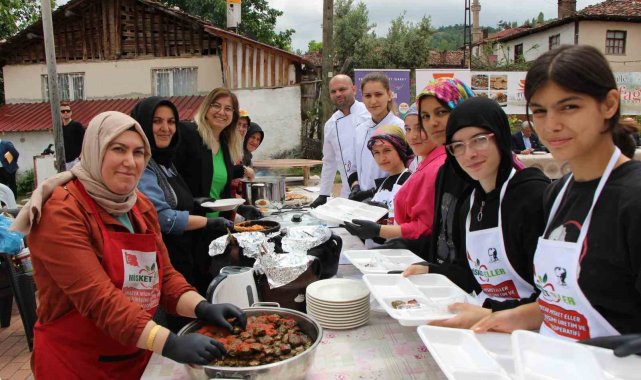 Amasya'da kadın girişimciler ve üniversiteliler şehrin coğrafi işaretli...