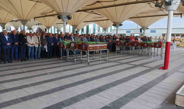 Ankara'da, kendisine saplantılı olduğu ileri sürülen adam tarafından si...