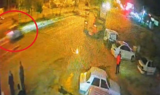 Diyarbakır'ın Ergani ilçesinde otomobilin çarptığı 17 yaşındaki genç kı...