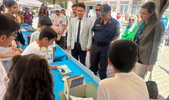 Köşk 100. Yıl Atatürk Ortaokulu'nda düzenlenen Bilim Fuarı'nın açıl...