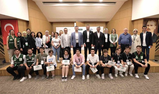 Yeşilay tarafından her yıl düzenlenen Münazara Yarışmasının Ege Bölge Final...