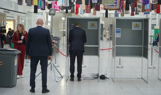 Avrupa Parlamentosunun (AP) önümüzdeki 5 yıl boyunca görev alacak 720 üyesi...