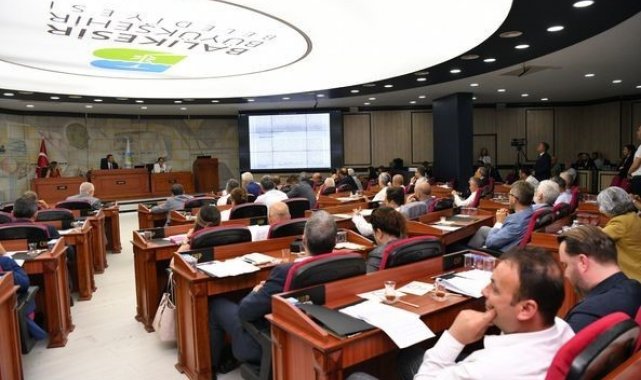 Balıkesir Büyükşehir Belediye Meclisi'nde Büyükşehir'in logosunun r...