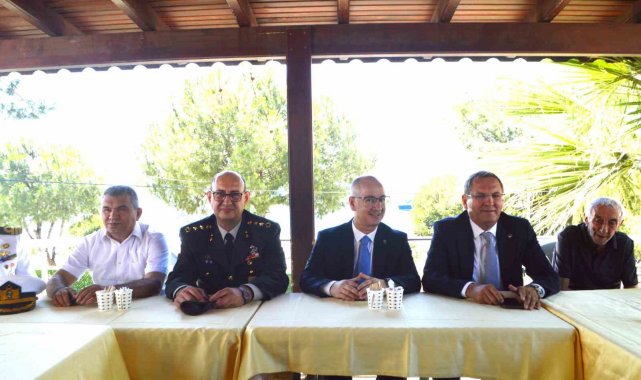 Balıkesir'in Ayvalık ilçesinde; Kaymakam Hasan Yaman öncülüğündeki prot...