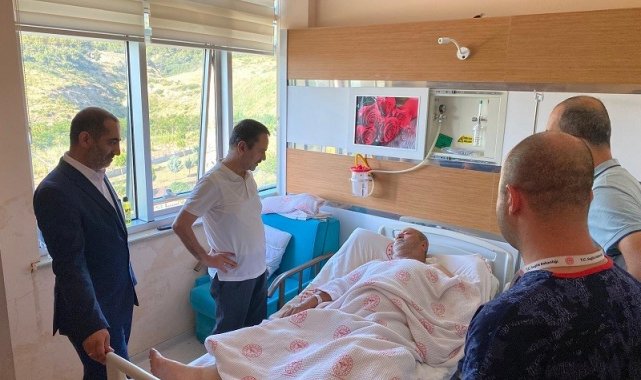 Çanakkale Valisi İlhami Aktaş, Ezine ilçesindekii orman yangınını söndürme ...