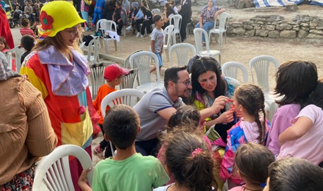 Çanakkale'nin Eceabat ilçesine bağlı Behramlı Köyü'nde çocuklara öz...