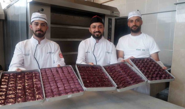 Kadayıf dolmasıyla meşhur Erzurum'da baklava ustası Selami Atiş, Kurban...