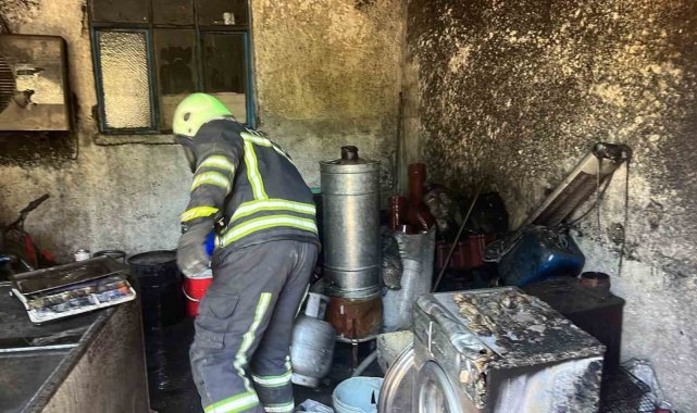 Kahramanmaraş'ta bir iş yerinde çıkan yangın büyümeden söndürüldü.
Yan...