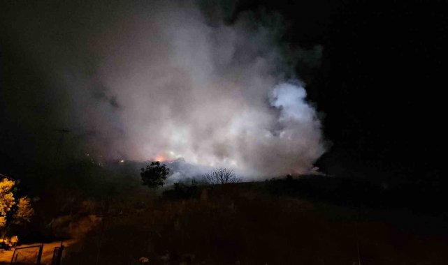 Sarıyer Balabandere Caddesi'nde dün saat 17.00'de başlayan yangın i...