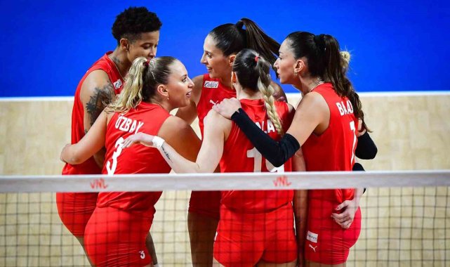 Son Voleybol Milletler Ligi (VNL) şampiyonu A Milli Kadın Voleybol Takımı, ...