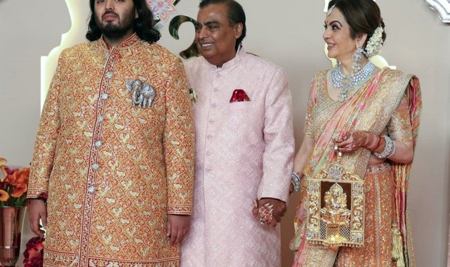 Asya'nın en zengin iş adamı Mukesh Ambani'nin en küçük oğlu Anant A...