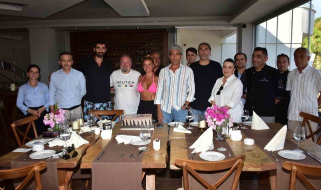 Bodrum Azka Otel'in yönetim kurulu başkanı Bülent Kaya, yakın dostları ...