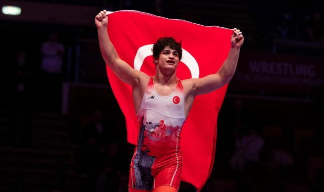 Samsun Büyükşehir Belediye Spor Kulübü sporcusu Milli Güreşçi Alperen Berbe...