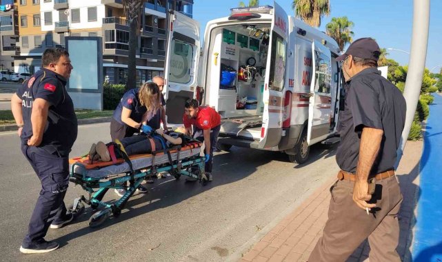 Antalya'nın Gazipaşa ilçesinde hâkimiyetini kaybederek kaza yapan elekt...