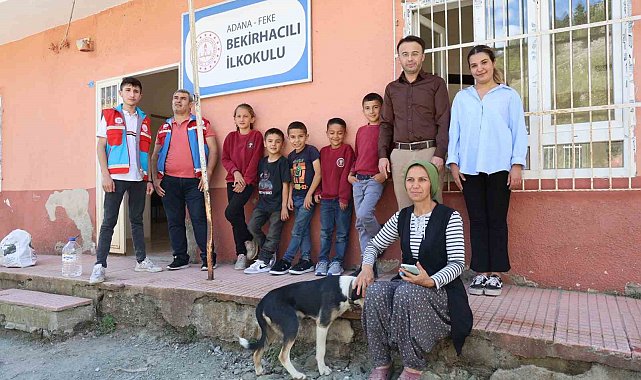 Kaymakam köylünün ayağına berberi götürdü