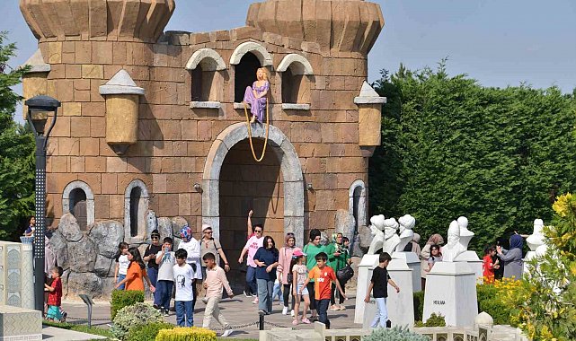 Konya'da yaz tatilinin gözdesi yine 80 Binde Devr-i Alem Parkı oldu