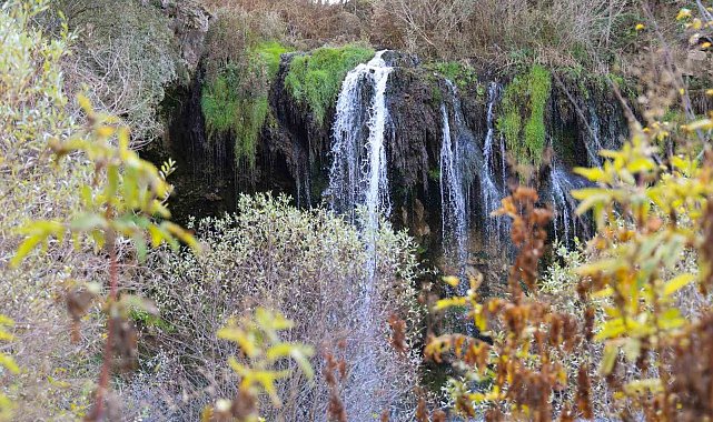 Sivas'ın saklı cenneti Değirmenaltı Şelalesi'nde sonbahar sessizliği