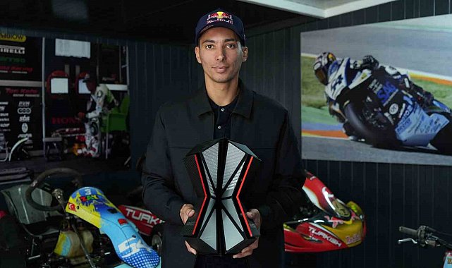 Toprak Razgatlıoğlu: "Herkes kariyerimin biteceğini düşünürken, hiç şampiyon olmamış bir markayı şampiyon yaptık"