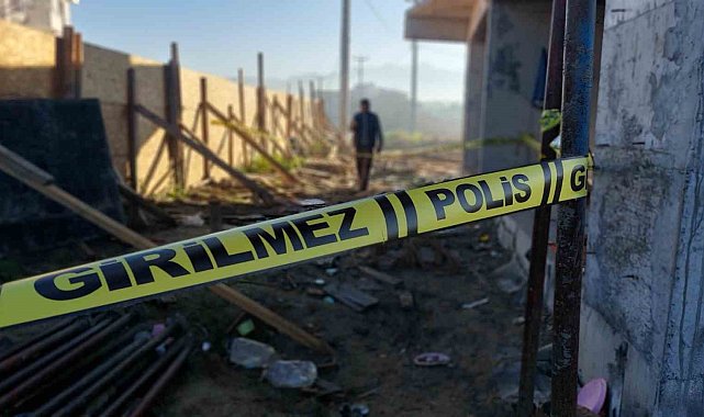 Elektrik akımına kapılan inşaat işçisi 3'üncü kattan düştü