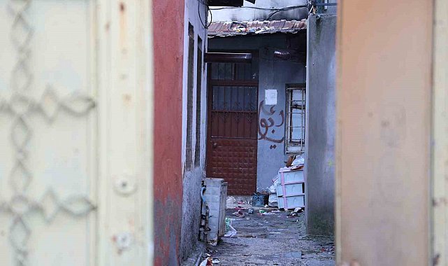 İzmir'de yaşayan bazı Suriyeliler dönüş hazırlığında: İlanlar veriliyor