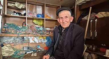 70 yılını denizde geçirdi, limandan kopamıyor