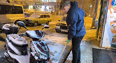 Afyonkarahisar'da kar yağışı etkili oldu