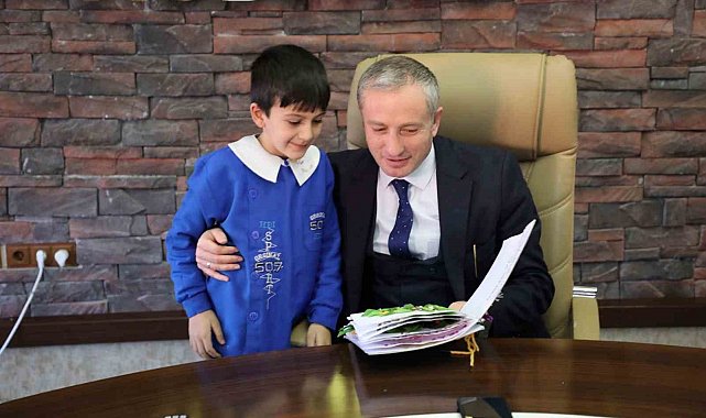 Ağrı Milli Eğitim Müdürü Kökrek, "Dilimizin Zenginlikleri" projesi ödüllerini verdi