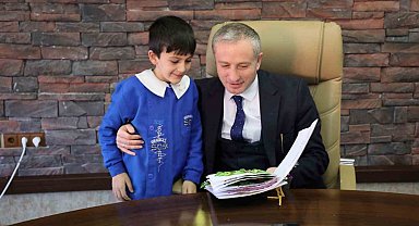 Ağrı Milli Eğitim Müdürü Kökrek, "Dilimizin Zenginlikleri" projesi ödüllerini verdi