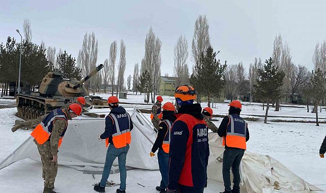 Ağrı'da "Çadır Kurma Eğitimi" verildi