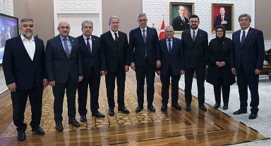 AK Parti heyetinden, Sağlık Bakanı Memişoğlu'na ziyaret