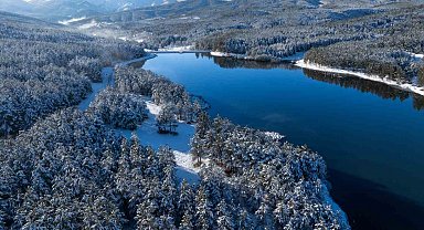Akdağ'ın karlar altındaki masalsı görüntüsü dron ile görüntülendi