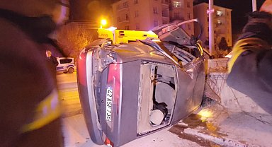 Akşehir'de otomobil takla attı: 1'i ağır 5 yaralı