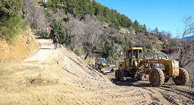 Alanya'da kırsal mahallelerin yol hasreti sona eriyor