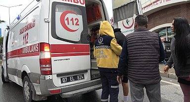 Alanya'da motosiklet ile otomobil çarpıştı:1 yaralı