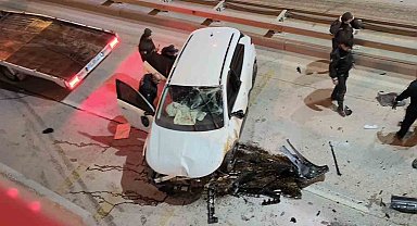 Alkollü sürücünün kullandığı otomobil alt geçide düştü: 2 yaralı