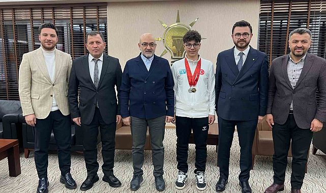 Altın madalya AK Parti'de