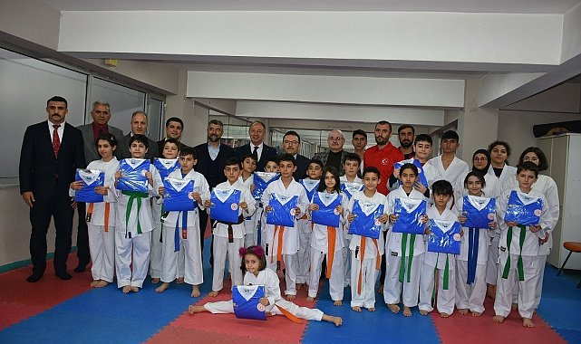 Altınok ve Küçükoğlu'na formalı teşekkür