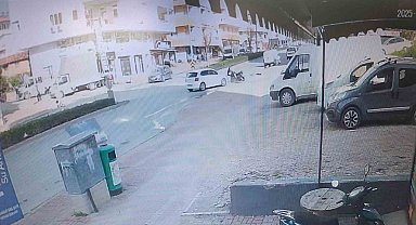 Aniden dönen otomobille çarpışan motosiklet sürücüsü ölümle burun buruna geldi