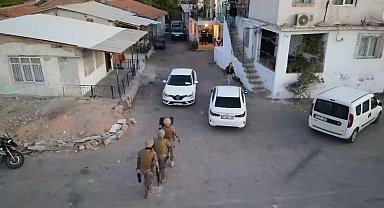 Antalya'da 25 adrese helikopter ve dron destekli şafak operasyonu: 10 gözaltı