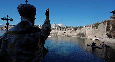 Antalya'da denizden haç çıkarma töreni yapıldı