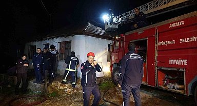 Antalya'da gecekonduda korkutan yangın