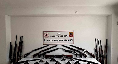 Antalya'da ruhsatsız silah operasyonu: 24 gözaltı